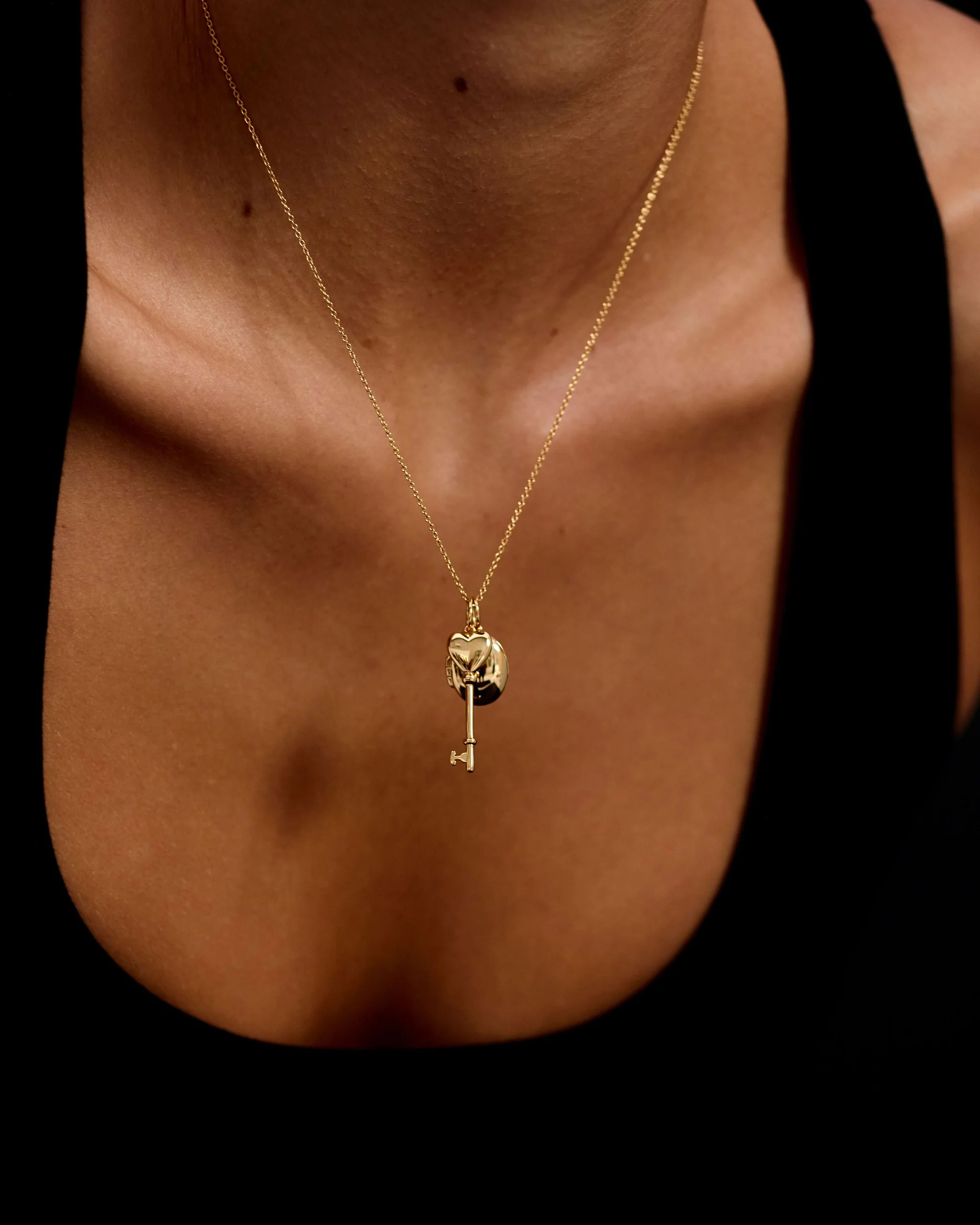 Engrave Locket Necklace - Image 3