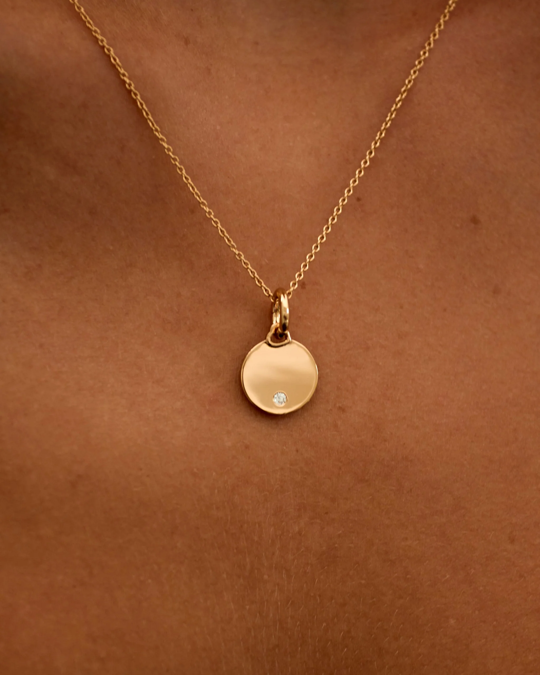 Engrave Medallion Necklace - Image 3