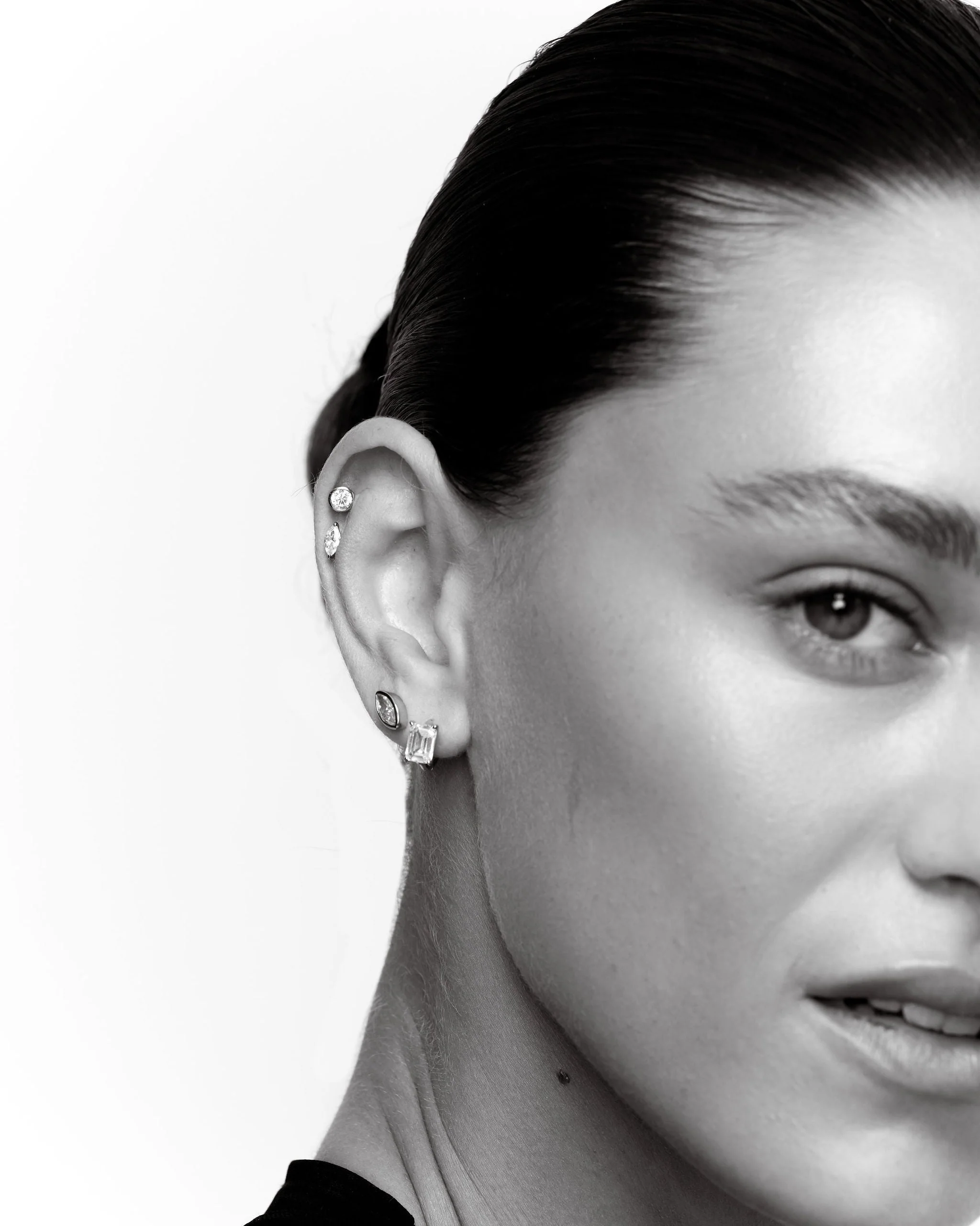 Marquise Claw Cartilage Earring - Image 9
