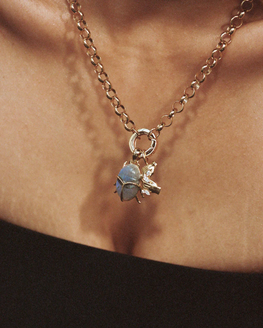 SYMBOLISM Hands Of The Heart Pendant - Image 3